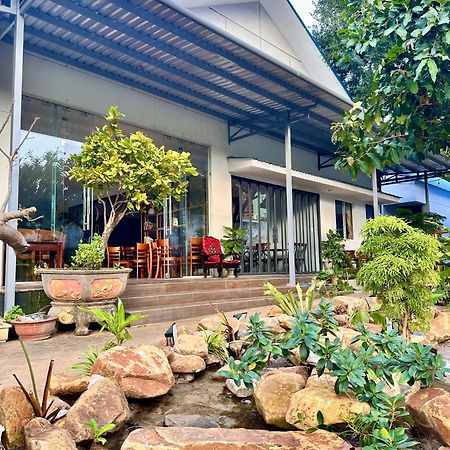 Bungalow Hotel Chi Khu Co Ong Exterior foto