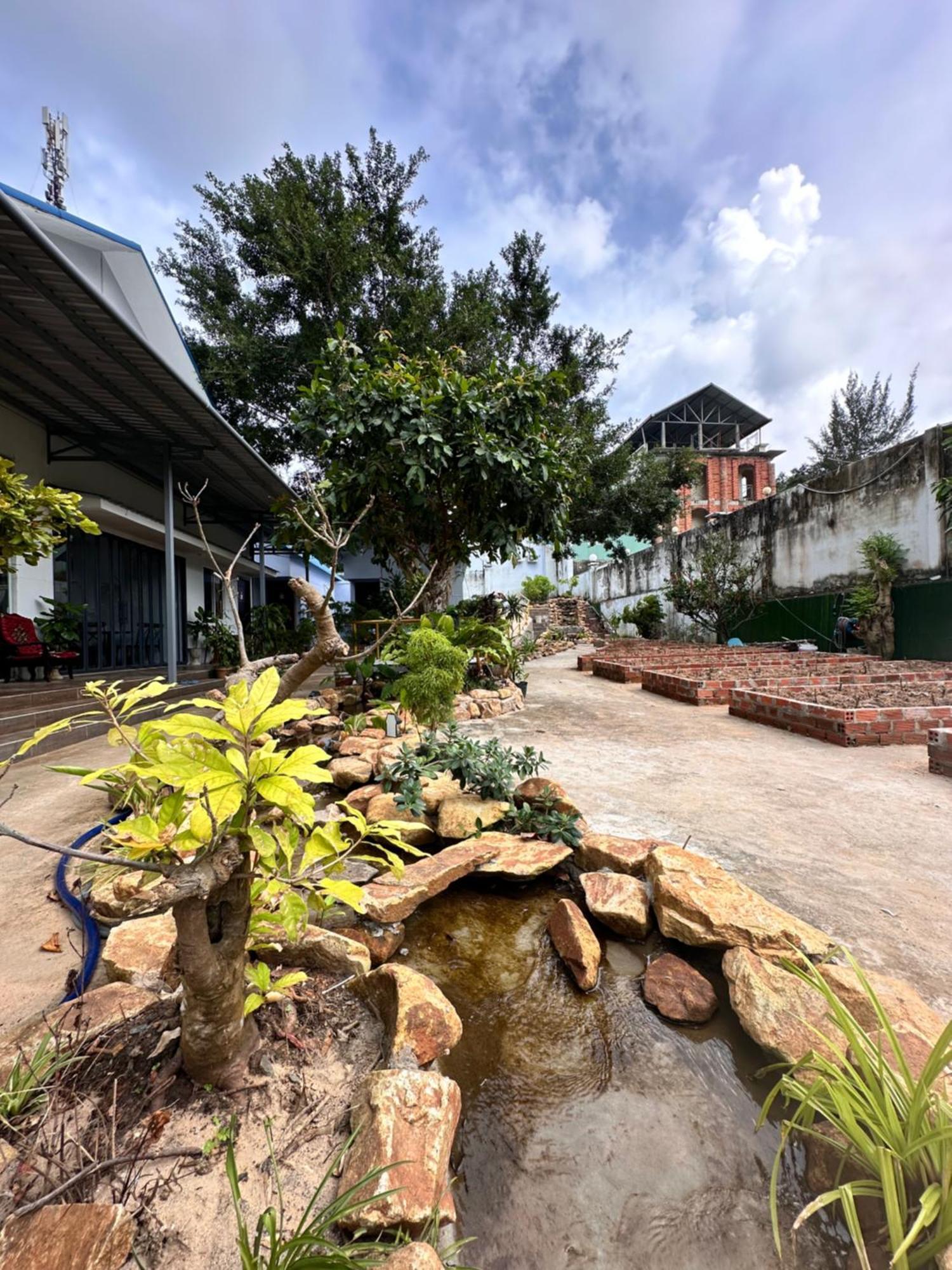Bungalow Hotel Chi Khu Co Ong Exterior foto