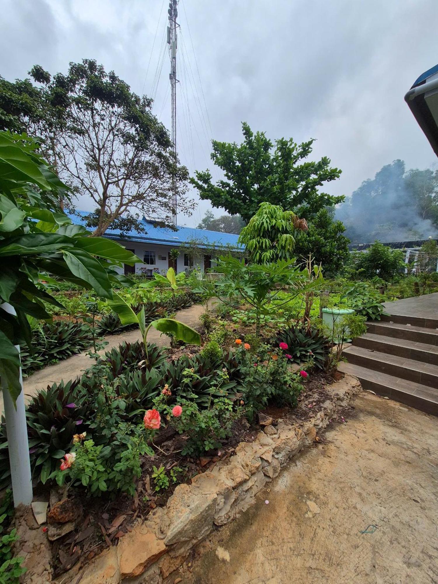 Bungalow Hotel Chi Khu Co Ong Exterior foto